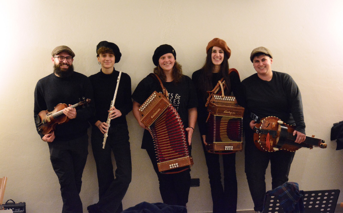 Fotografia con i musicisti del gruppo LES RANDOULINES