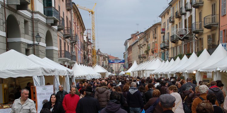 Il centro storico di Cuneo durante la Fiera del Marrone