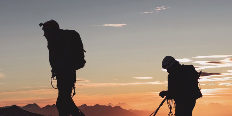 Parte della locandina del film montagne di plastica
